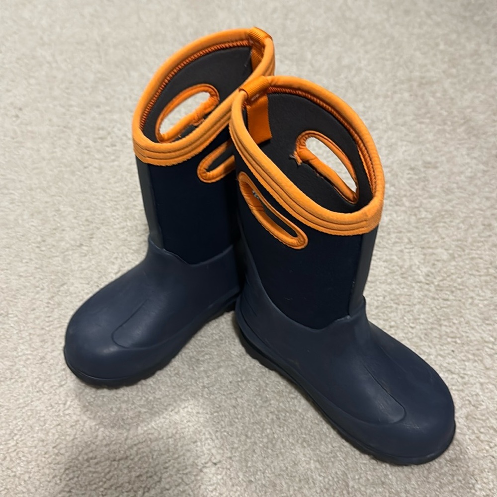 Navy blue/ orange bogs snow boots - gently used/smoke free home